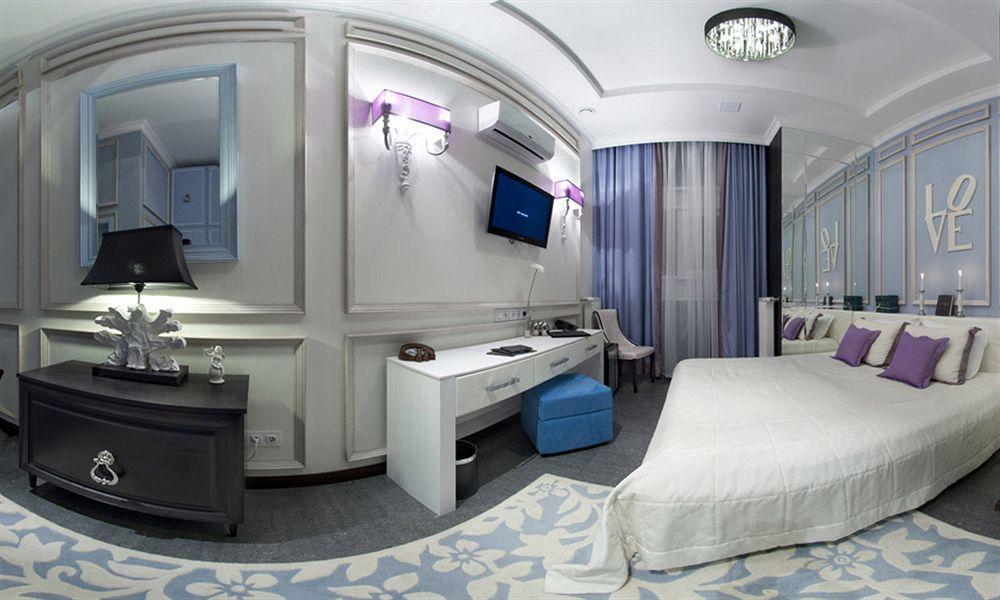 Mirax Boutique Hotel Kharkiv Bagian luar foto