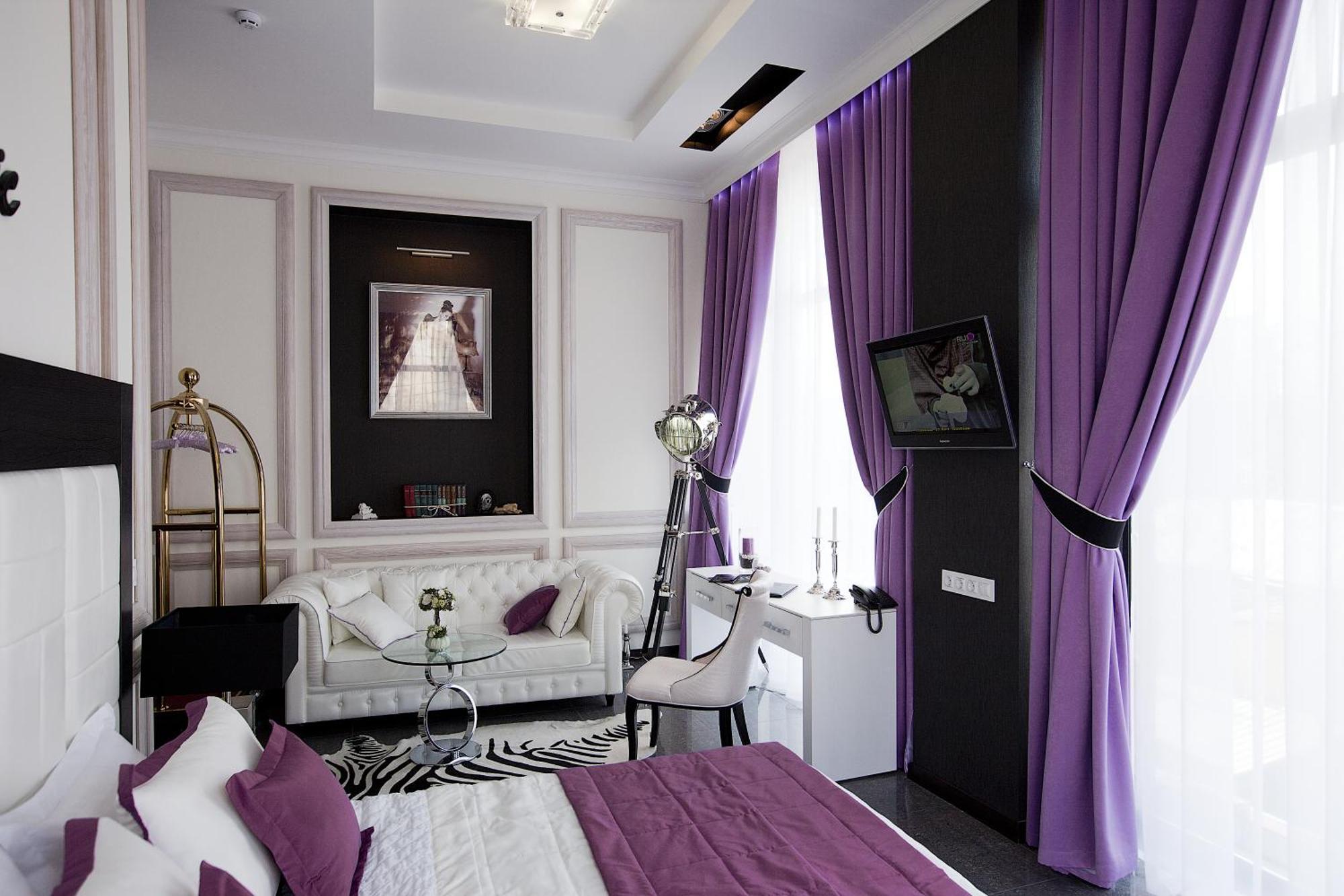 Mirax Boutique Hotel Kharkiv Bagian luar foto