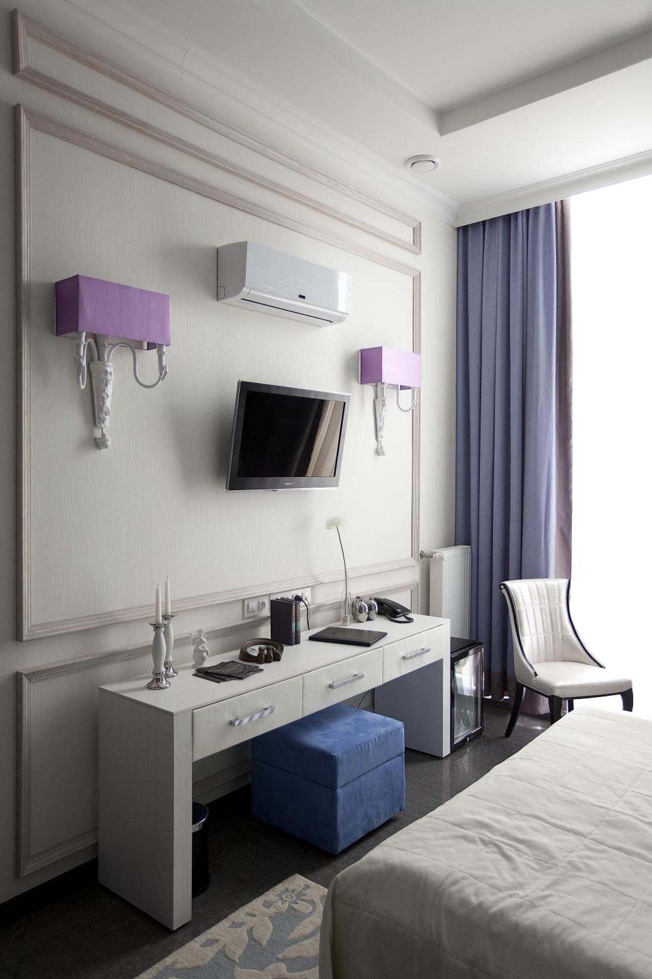 Mirax Boutique Hotel Kharkiv Bagian luar foto