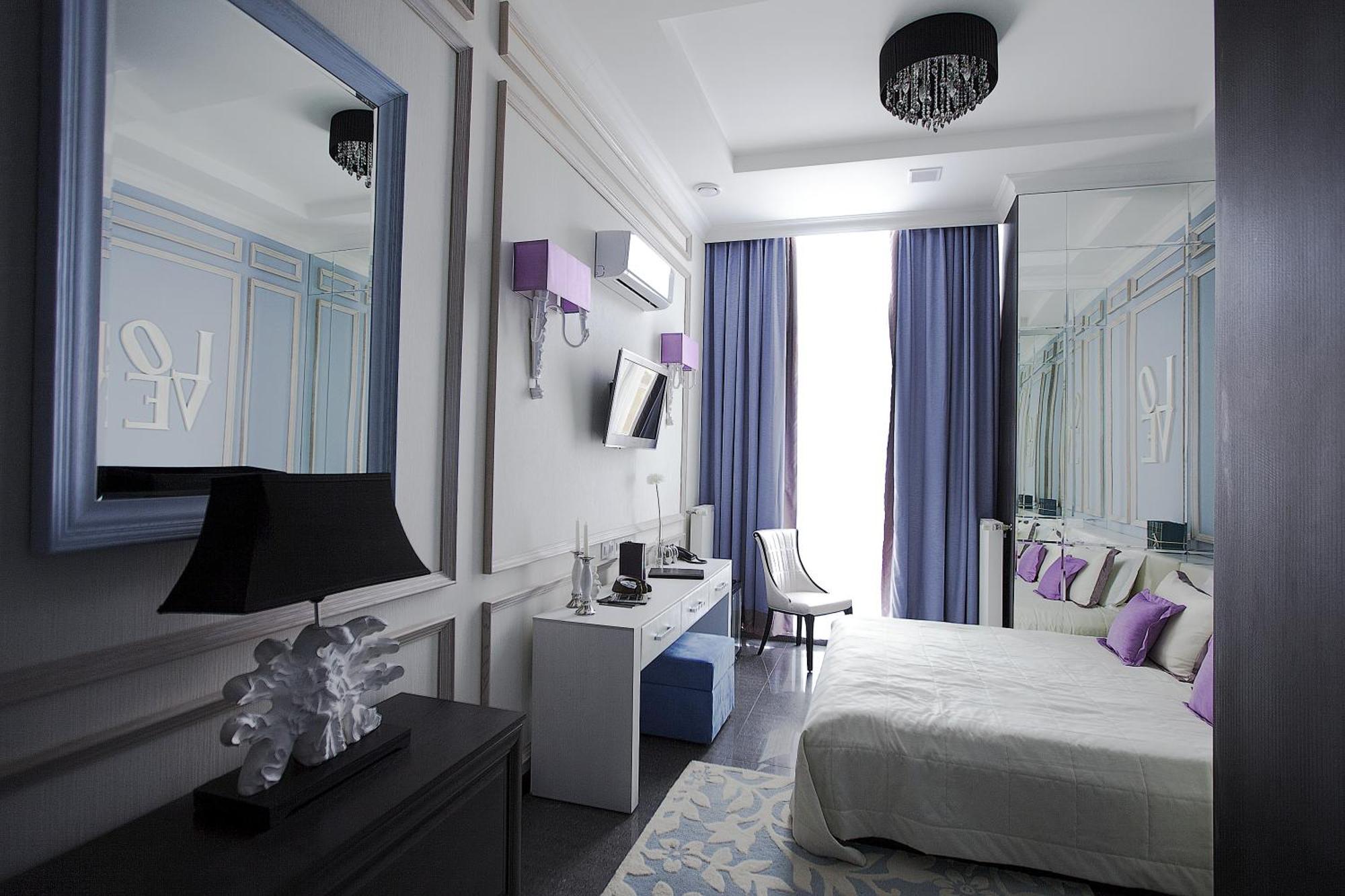 Mirax Boutique Hotel Kharkiv Bagian luar foto