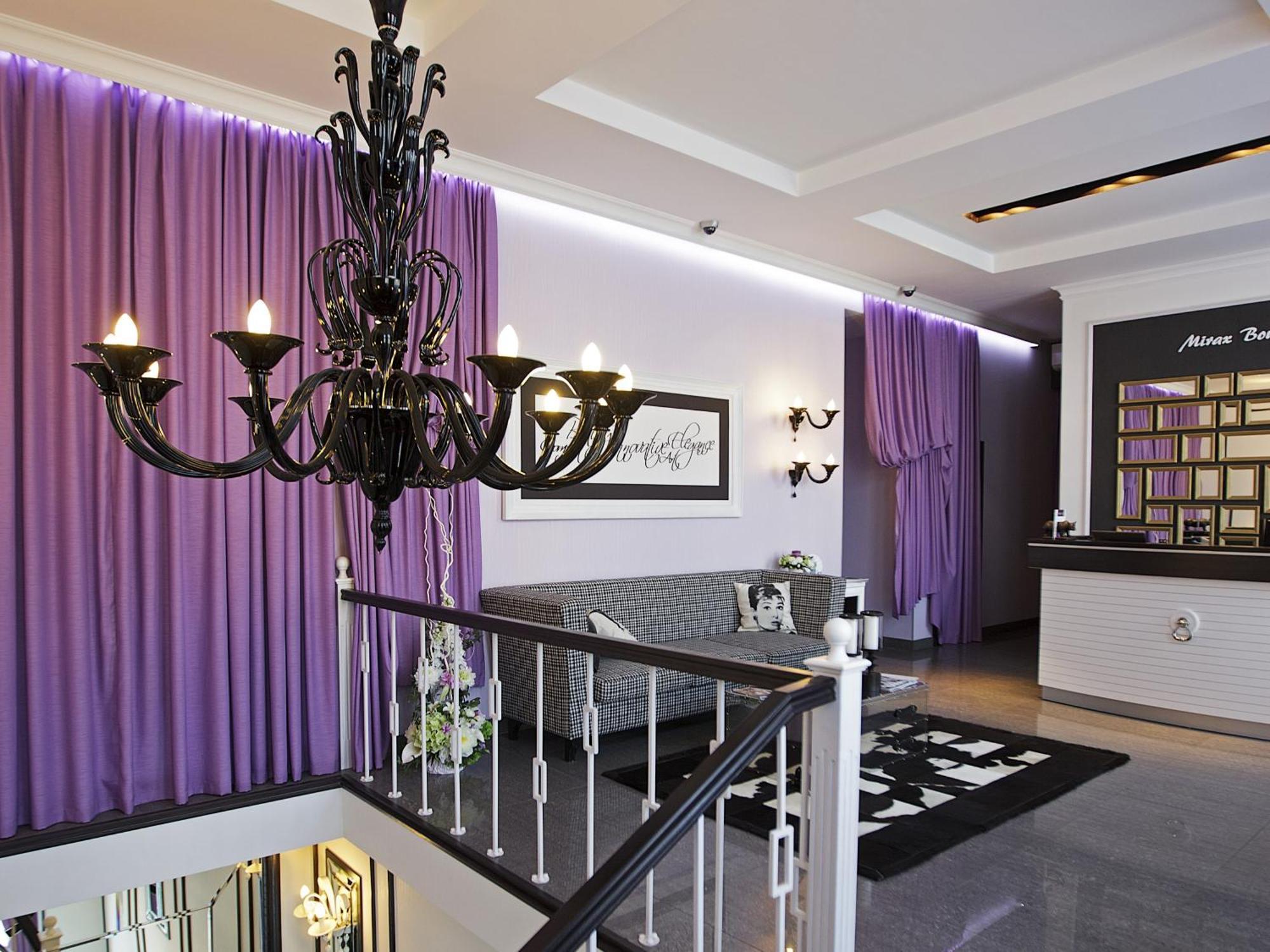 Mirax Boutique Hotel Kharkiv Bagian luar foto