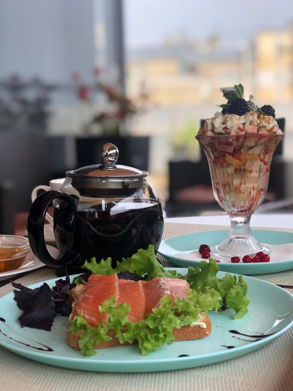 Mirax Boutique Hotel Kharkiv Bagian luar foto