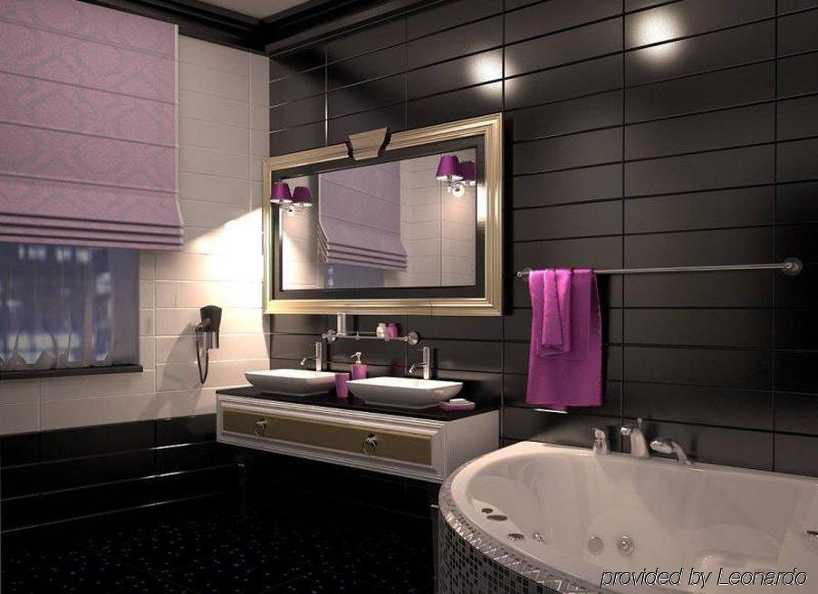 Mirax Boutique Hotel Kharkiv Bagian luar foto